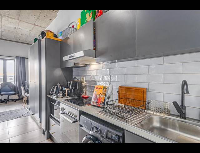 0 BEDROOM APARTMENT FOR SALE IN SANDTON CENTRAL